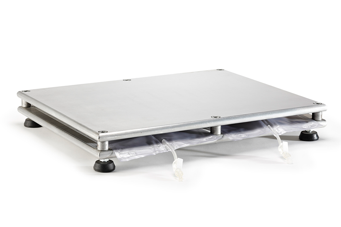 Smooth or serrated version of plates, for medical or food disposable